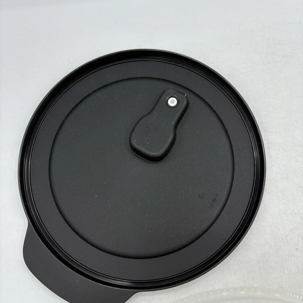 Tupperware Bowls Crystalwave 6.25 Cups Microwaveable Round Clear Bl Lid Lot of 2